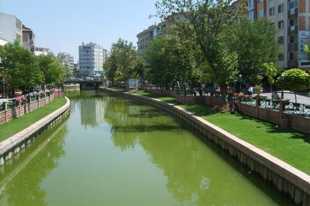 <p>Eskişehir: 602 bin 227 seçmen, 2 bin 234 sandıkta oy kullanacak.</p>