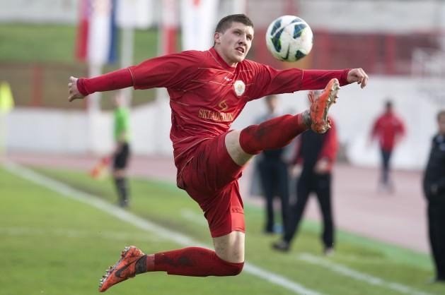 <p><strong>BILIC'İN AKLINDAKİ PRENS: ANTE REBIC</strong><br />Beşiktaş Teknik Direkt&ouml;r&uuml; Bilic'in, Hırvatistan U-20 Milli Takımı'nın 19 yaşındaki yıldız ismi Ante Rebic'i kadrosunda istediği iddia edildi... (TAKVİM)</p>