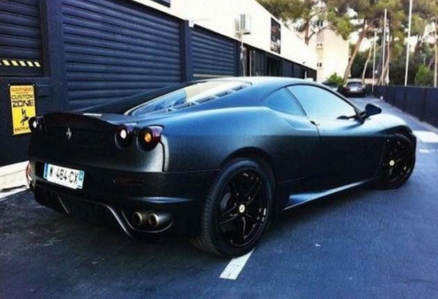 Hız tutkunlarının gözdesi olan İtalyan üretimi Ferrari'nin F430 modeli, 438 beygirlik motoru ve göz alıcı tasarımıyla dikkatleri çekiyor