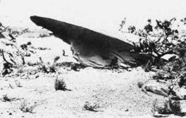 <div class="resimAlti">Olayların başlangıcı 2 Temmuz 1947'ye kadar gidiyor. New Mexico eyaletinin Roswell kasabasında yaşayan Dan Wilmot ve karısı, verandalarında oturuken gökyüzünde kuzeydoğuya doğru hızla uçmakta olan büyük, parlayan, oval biçimli bir cisim görürler.</div>