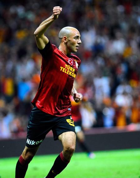 NORDIN AMRABAT (GALATASARAY) Transferi yılan hikayesine dönen, hem kendisi hem de Galatasaray'ın Kayserispor ile arasının açılmasına neden olan Nordin Amrabat muradına erdi ve Galatasaray'ın futbolcusu oldu.