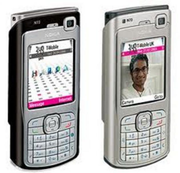 <p>2005-Nokia N70</p>