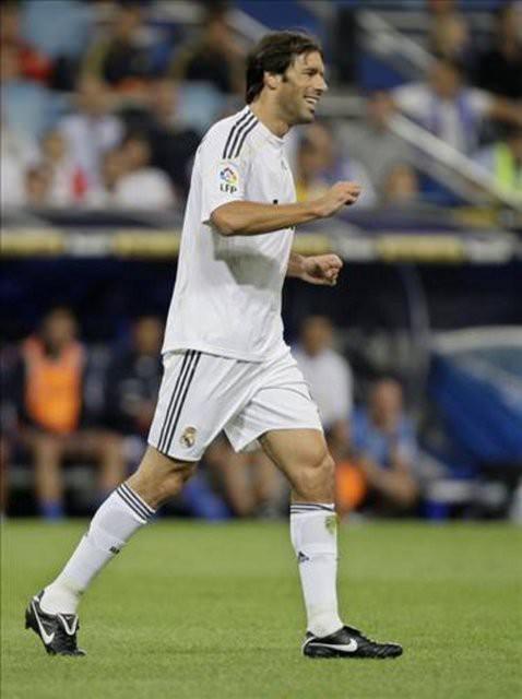 <p>Ruud van Nistelrooy-Ruud</p>