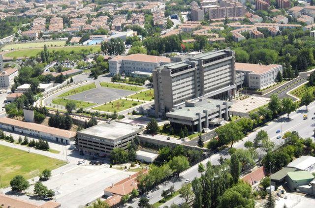 <p>Güvenlik kurumları, tek merkezden faaliyetlerini yürütecek. 15 Temmuz sonrasında askeri tesislerin şehir dışına taşınması kararı alınmıştı.</p>