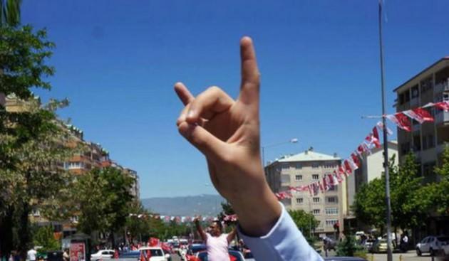 <p>Bütün Türk dünyasında kullanılmaktadır" şeklinde cevap vermiş.</p>
