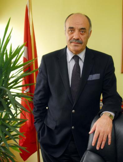 İsim: Lütfü Yücelik  Şirketi: Aşkale Çimento  İli: Erzurum  2012 Cirosu (TL): 501 milyon  Çalışan Sayısı: Bin 134 