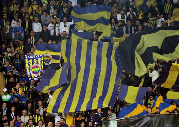 <p>Isparta: %36 FB - %35 GS - %19 BJK</p>