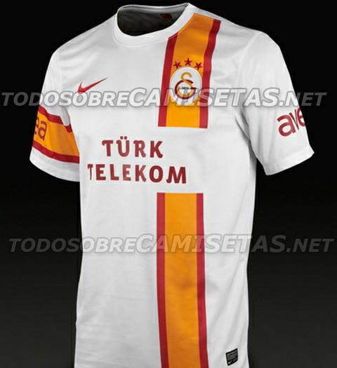 Galatasaray'ın 2012-2013 sezonunda giyeceği formalar basına sızdı. İşte Galatasaraylı futbolcuların yeni sezonda terleteceği formalar...