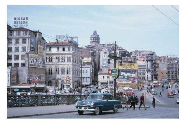 <p>Indiana Üniversitesi, Charles W. Cushman fotoğraf koleksiyonundan eski İstanbul fotoğrafları çıktı. Günümüze kıyasla daha tenha görülen İstanbul'un bu fotoğrafları 1965 yılında çekilmiş.</p>