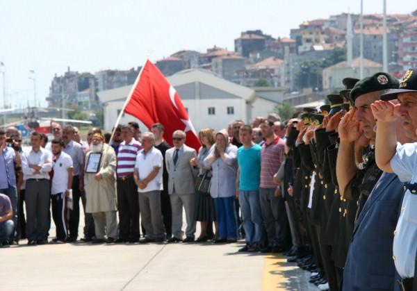 Trabzon'lu Piyade Er Ali Yasin Erosmanoğlu ile Giresunlu Piyade Er Yaşar Doymuş'un naaşları Trabzon'a getirildi.