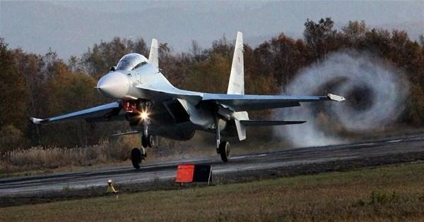 <p>Yeni çok amaçlı Su-30 M2 avcı uçağı. Yüksek manevraya sahip dünyanın ilk seri üretimi Su-30 uçağının geliştirilmiş versiyonu.</p>
<p> </p>