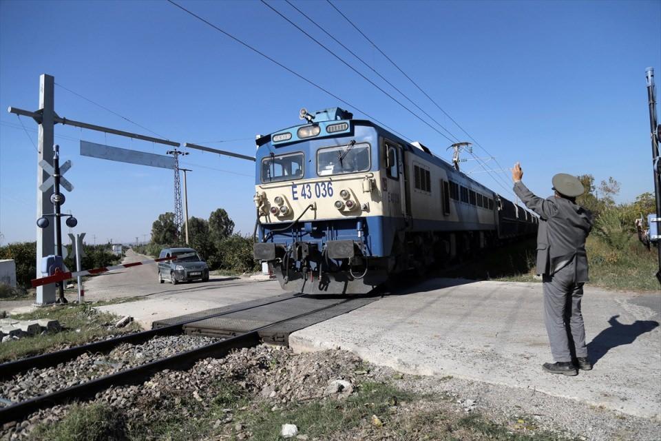 <p> Önal, Dörtyol Belediyesince yazın güneşten, kışın ise soğuktan korunması için yaptırılan kulübede kendince nöbet tutuyor.</p>
