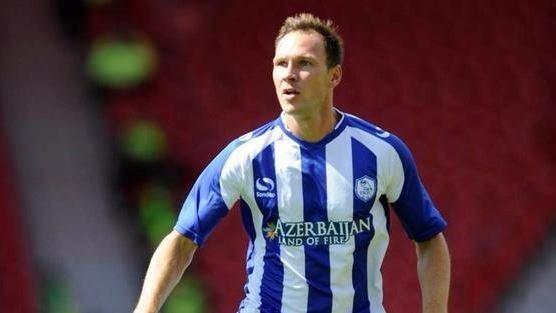 <p>Dejan Kelhar<br />
<br />
Eski takımı (Olimpija Ljubljana) Yeni takımı (Sivasspor) bedelsiz</p>