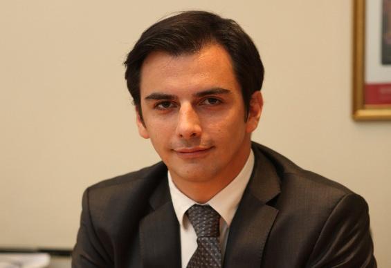 Towers Watson Ücret Araştırması Yöneticisi Kerem Tuzlacı, “Bu durum 2011’deki kaybın 2012’deki telafisi şeklinde de yorumlanabilecek olmakla birlikte son 3 yıldaki genel uygulama dikkate alındığında, yıllık enflasyon oranlarındaki kısmi dalgalanma ücret artış bütçelerinde gözlenmemekte; ücret artışlarındaki oranlar yüzde 7 ile 8 arasında seyretmektedir,” şeklindeki konuşmasıyla enflasyon-ücret artışı bağlantısının zayıfladığının altını çiziyor.