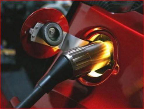 <p>3- Elektrikli otomobiller ve Elektrikli Şarj İstasyonu Projesi İBB Enerji A.Ş. ile Renault işbirliği protokolünden sonra elektrikli araçlara hizmet verecek şarj istasyonlarının altyapısı kuruluyor. Elektrikli araçlar, 2011’den itibaren piyasada olacak. Test ve tanıtım amacıyla ilk etapta İspark otoparklarında 4 şarj istasyonu kurulacak. İlk etapta tanıtım ve test amaçlı şarj istasyonlarının kurulduğu otoparklar: İBB Otoparkı – Saraçhane, İSKİ Açık Otoparkı – Kadıköy, Katlı Otopark – Balmumcu, Katlı Otopark – Cihangir, Açık Otopark – Bostancı.</p>