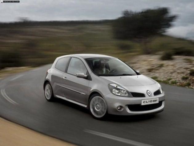 <p>Renault Clio HB 1.5 dCi 100 Km'de 4.4lt yakıt tüketiyor.</p>
