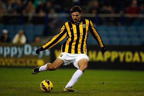 <p><strong>Mike Havenaar, Vitesse</strong><br />Arnhem Japon milli futbolcu 26 yaşında ve forvet pozisyonunda oynuyor. Dünya Kupası'nda forma giymesi halinde Avrupa'da büyük bir kulübe imza atma fırsatını yakalayabilir.</p>