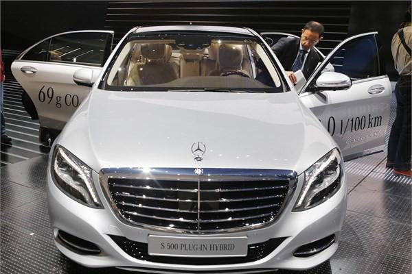 <p>Mercedes</p>