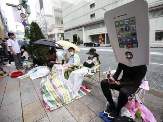 Tokyo - Japonya iPhone 5, bu ülkelerin yanı sıra ABD, İngiltere, Kanada, Fransa ve Almanya'da da bugün satışa sunulacak.