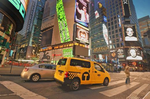 <p>2011 yılında gerçekleşen New York geleceğin taksisi ihalesini kazanan Japon otomobil üreticisi Nissan'ın, ayrıcalıklı hakları mahkeme kararı neticesinde hükümsüz kılındı. İhalenin finalistleri arasında Karsan ve Ford Otosan da yer alıyordu.</p>