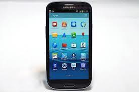 Samsung Galaxy S III 16 GB, 32 GB, 64 GB (ayrıca 50 GB bulut depolama) hafıza seçenekleri ile gelen Samsung Galaxy S III'ün arka kamerasında çok fazla radikal bir değişiklik yok.
