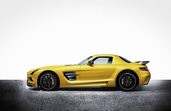 <p>17. Mercedes-Benz SLS AMG Black Series</p>