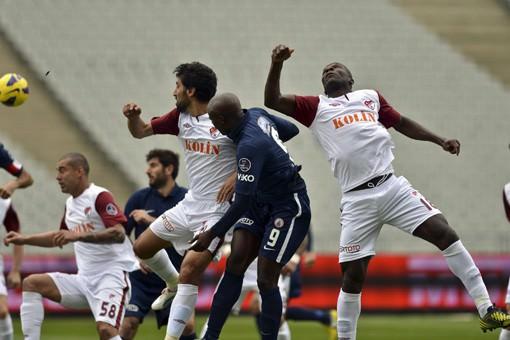 ALEYHİNE EN ÇOK PENTALTI VERİLEN TAKIMLAR İBB ve Sanica Boru Elazığspor - 4'er kez