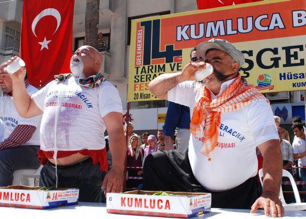 <p>Antalya'nın Kumluca İlçesi'nde düzenlenen 14'üncü Tarım ve Seracılık Festivali kapsamında yapılan 'Acı Biber Yeme Yarışması'nda, renkli görüntüler oluştu.</p>