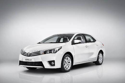 <p>Toyota: Auris, Verso, Corolla Toyota 2013’te yeni tasarım anlayışını yansıtan yeni modeller ile müşterilerinin karşısına çıkmaya başladı. Bunlardan ilki yeni Toyota Auris oldu. Toyota, Şubat 2013’te pazara sunalan C hatchback modeli Auris’in görünüm ve donanımını baştan sona değiştirdi. Bir diğer yenilenen Toyota modeli yenilenen Verso olarak karşımıza çıkıyor. Adapazarı fabrikasında üretimine devam edilen Verso, müşterilerle buluştu. Toyota’nın yine Adapazarı fabrikasında ürettiği yeni Corolla ise yıl sonunda satışa sunulacak.</p>