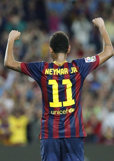 <p><strong>NEYMAR</strong><br />
''Küçükken David Beckham hayranıydım.. Büyüdüm ve şimdi bakıyorumda hiçbir şey değişmemiş. "</p>