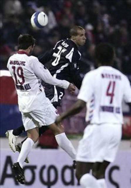 Panionios-Bordeaux: 2-3 18 Aralık 2007’de oynan ve Galatasaray'ı da yakından ilgilendiren UEFA mücadelesine yedek kadroyla çıkan Bordeaux, Yunan temsilcisi karşısında 2-0 yenik duruma düştü. İlk yarının sonlarında farkı bire indiren Fransız ekibi, ikinci yarıdaki muhteşem futboluyla maçı 3-2 kazandı. Bu sonuçla Galatasaray gol averajıyla tur atladı.