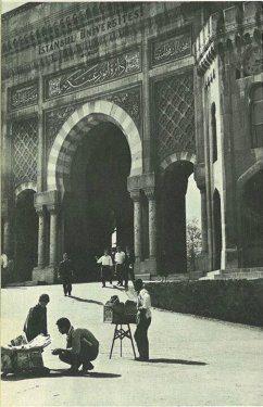 <p>Beyazıt..İstanbul Üniversitesi 1964</p>