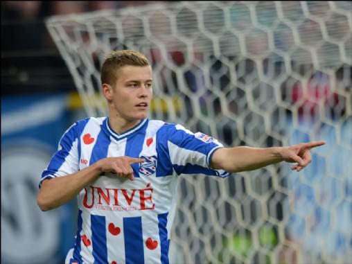 Heerenveen'den Alfred Finnbogason takip ediyor. 