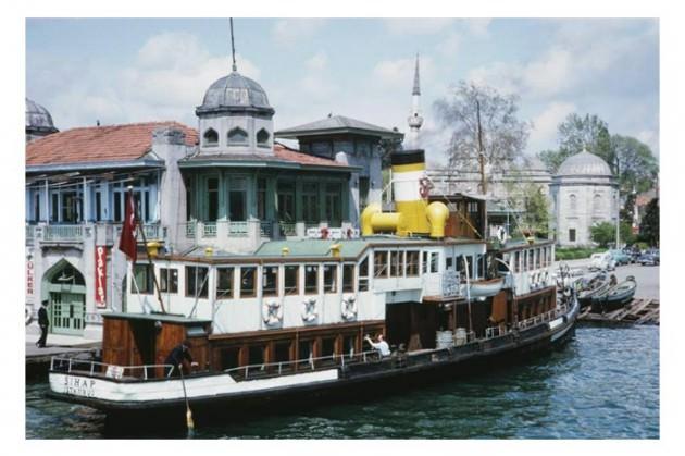 <p>Indiana Üniversitesi, Charles W. Cushman fotoğraf koleksiyonundan eski İstanbul fotoğrafları çıktı. Günümüze kıyasla daha tenha görülen İstanbul'un bu fotoğrafları 1965 yılında çekilmiş.</p>