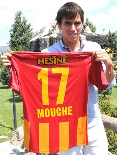 PABLO MOUCHE (KAYSERİSPOR) 5 kez Arjantin milli takım forması giyip 2 de gol atan Pablo Mouche, Estudiantes de Buenos Aires, Boca Juniors ve Arsenal de Sarandi'nin ardından gollerine Kayserispor'da devam etmeye çalışacak.