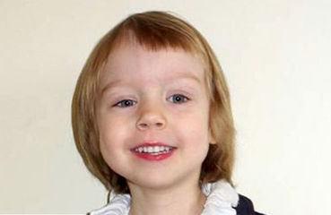 Dünyanın en prestijli üstün zekâlılar topluluğu Mensa'nın testlerinde IQ'su 162 çıkan 3 yaşındaki Alice Amos ünlü dâhilerden bile zeki. Yaşıtlarına bebek diyen Amos belgesel programlar izliyor.