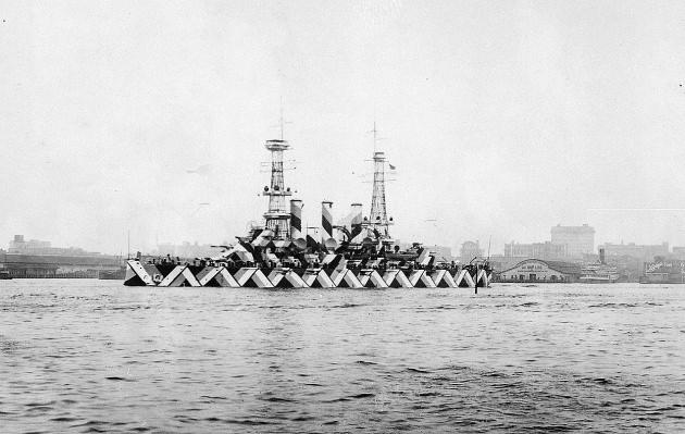 <p>35. Üzerinde ilgi çekici kamuflajı bulunan Amerikan USS Nebraska savaş gemisi<br />
<br />
Norfolk, Virginia. 20 Nisan 1918 </p>