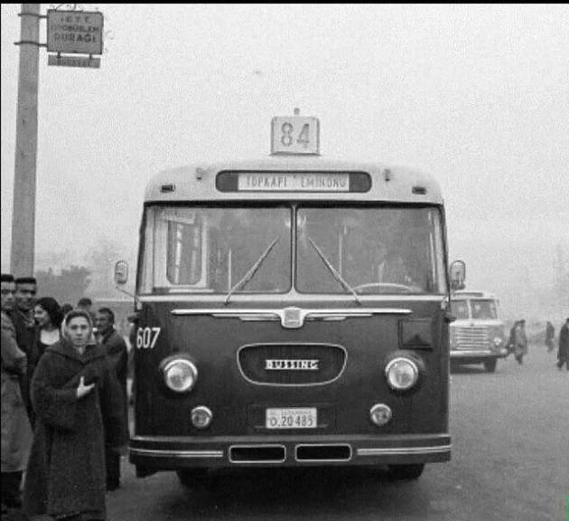 <p>Eminönü Topkapı otobüsü Aksaray'da... (1962 öncesi)</p>