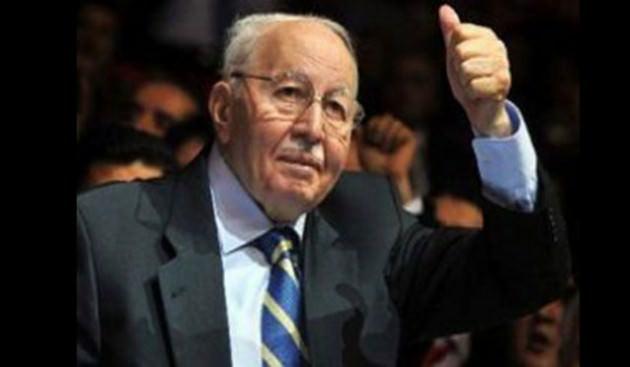 <p><strong>BAŞ PARMAK</strong><br />Baş parmak Türkiye'de Milli Görüş Hareketi'nin el işareti olarak biliniyor. Necmettin Erbakan'ın baş parmağı seçim meydanlarında "Mücahit Erbakan" sloganı ile bütünleşti.</p>