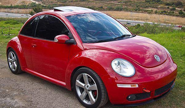 <p>Volkswagen New Beetle</p>