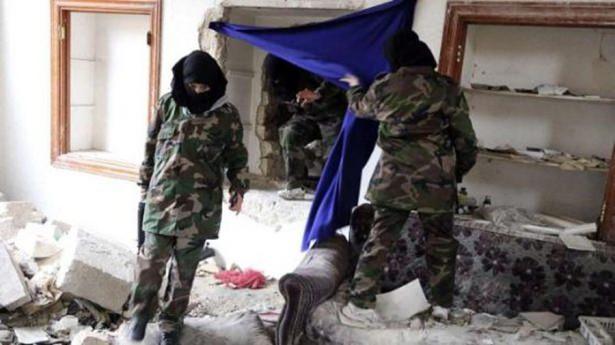 <p>İsimlerini Hz. Muhammed'in eşi Hz. Ayşe'den alan kadınlar, asker &uuml;niforması giyiyor ve Halep sokaklarında ellerinde kalaşnikofla dolaşıyorlar.</p>

<p>&nbsp;</p>
