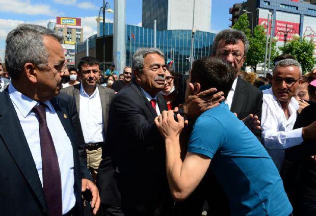 <p>Gezi Parkı’nda 7 gün önce başlayıp, tüm yurda yayılan olaylar devam ediyor.</p>