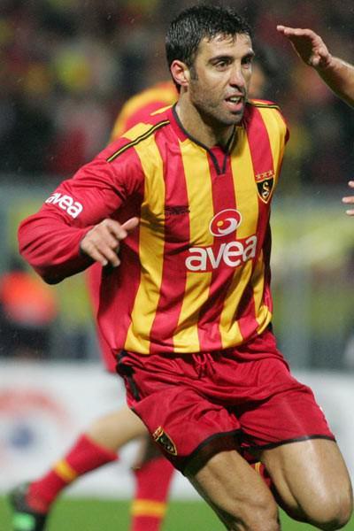 <p>Hakan Şükür, Galatasaray'dan İnter'e: 8,5 milyon Euro</p>