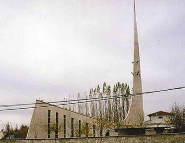 <p>DERİNKUYU PARK CAMİİ</p>
