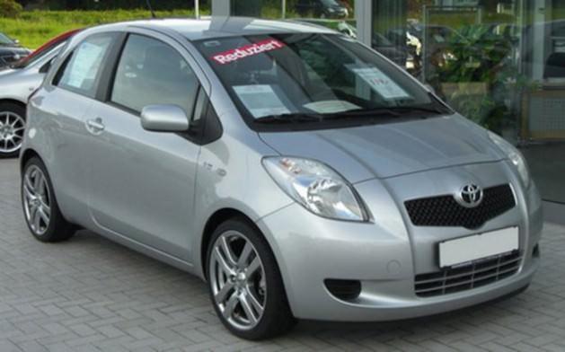 <p>Toyota Yaris 1.3 M/M 100 Km'de 5.2lt yakıt tüketiyor.</p>