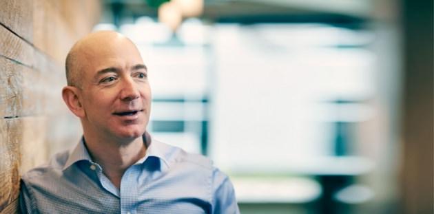 <p>Amazon'un sahibi ve kurucusu Jeff Bezos dünyaca ünlü Washington Post gazetesini 250 milyon dolara satın aldı.</p>