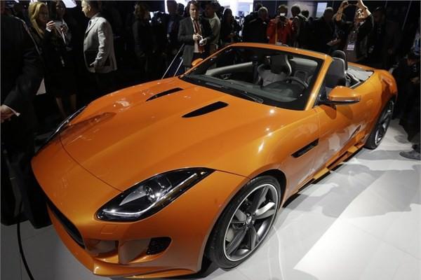 Uzmanlar, otomobilin son yıllarda Jaguar’dan gelen en iyi tasarıma sahip model olduğuna dikkat çekti.
