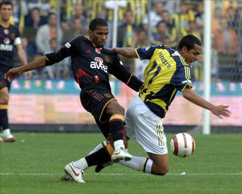 Gol ise kimsenin çalışmadığı yerden geldi; atılan bir uzun top, kaleci Volkan ve Edu ile birlikte yükselen Nonda, ağlara giden sarı kırmızılı bir gol.
