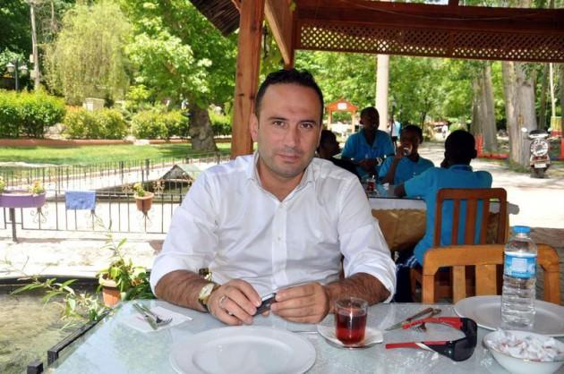 <p><strong>Ertem Şener</strong><br /><br />SELÇUK YULA'YI KAYBETTİK... BAŞIMIZ SAĞOLSUN ,ALLAH RAHMET EYLESİN MEKANI CENNET OLSUN.</p>