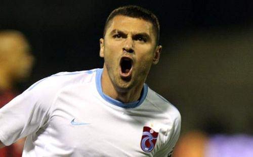 Galatasaray, Burak Yılmaz transferinden sonra altyapı takımı olarak Trabzonspor´u kullanacağını borsaya bildirdi.